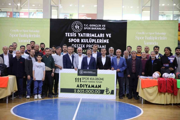 Adıyaman’da Ki Spor Kulüplerine 2 Milyon 805 Bin Tl’lik Yardım