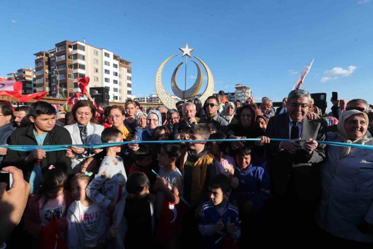 Şahinbey’de İbni Sina Parkı Hizmete Girdi