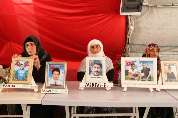 Evlat Nöbetindeki Anne: “inşallah Ölmeden Çocuğumu Görürüm”