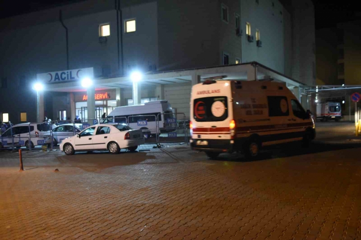 Park Halindeki Römorka Çarpan Otomobilin Sürücüsü Hayatını Kaybetti