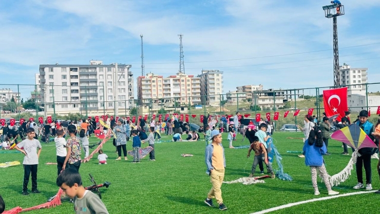 Çocuklar Şenlikte Gönüllerince Eğlendi