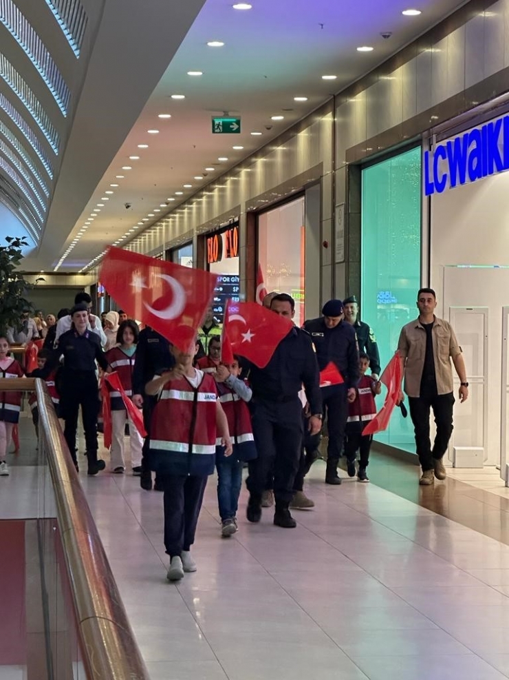 Ceylan Karavil Park Avm’de Engelliler Haftasında ’buluşma’ Etkinliği