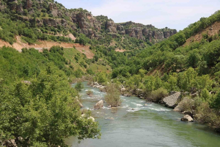 Yerleşimi İlk Çağ’a Dayanan Diyarbakır’ın Saklı Cenneti İhtişamını Koruyor