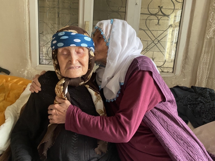 Adıyamanlı 105 Yaşındaki Fatma Nine Ve 80 Yaşındaki Kızının Duygu Dolu Konuşmaları