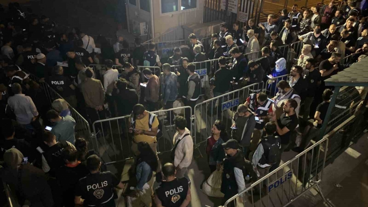 Diyarbakır’da Oy Torbaları Kuyruğu Oluştu