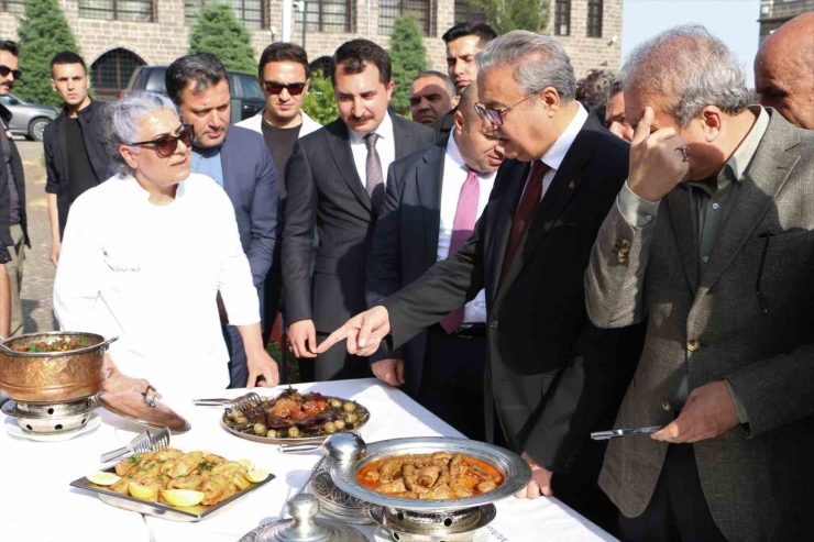 Diyarbakır’ın Yöresel Lezzetleri Tarihi İlçede Tanıtıldı