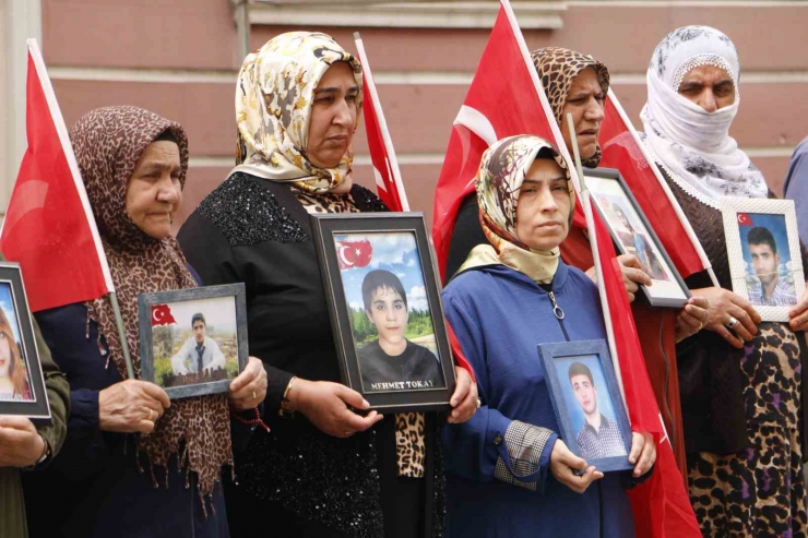 Evlat Nöbeti Tutan Ailelerden Cumhurbaşkanı Erdoğan’a Tebrik
