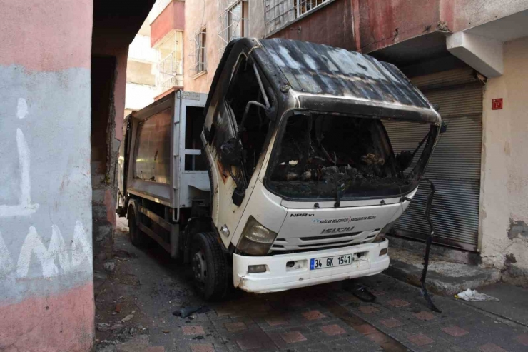 Bağlar Belediye Başkanı Beyoğlu, Çöp Aracının Yakılmasına Tepki Gösterdi