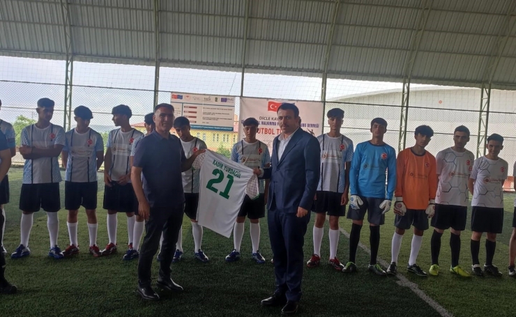 Dikkad Ve Dicle Gençlikspor’dan Liseler Arası Futbol Turnuvası