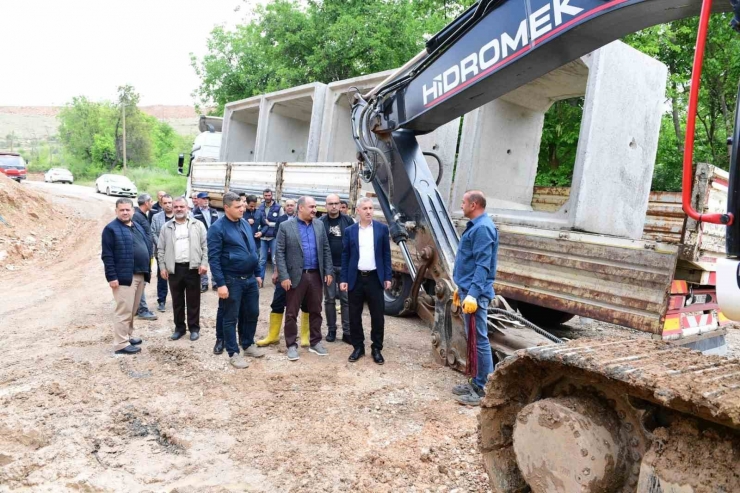 Başkan Çınar, Dere Islah Ve Yol Yenileme Çalışmalarını İnceledi