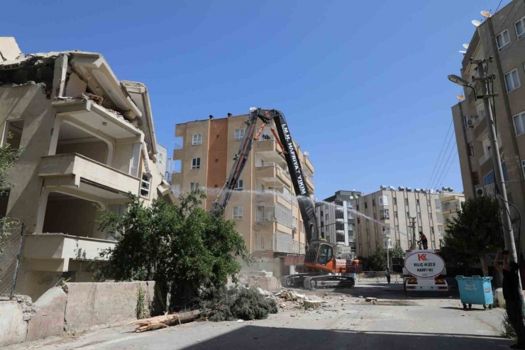 Şanlıurfa’da Depremin İzleri Siliniyor