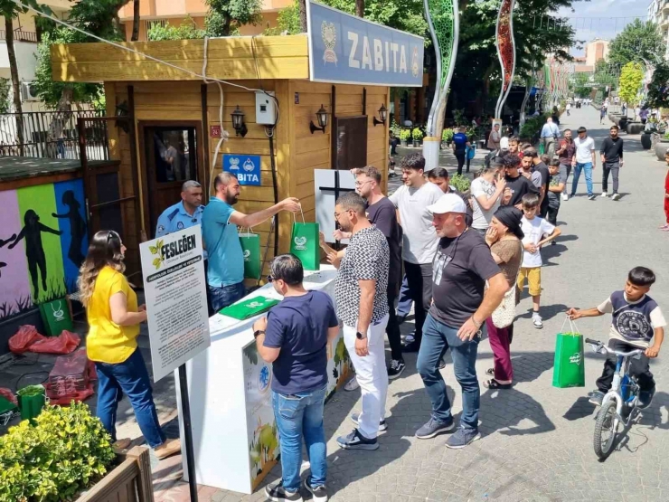 Yenişehir’de Çevre Koruma Haftası’nda Vatandaşa Fesleğen Dağıtıldı