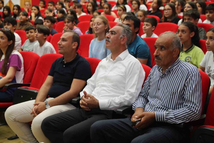 Şanlıurfa’da Bağımlılıkla Mücadele Konulu Tiyatro Oyunu Sahnelendi