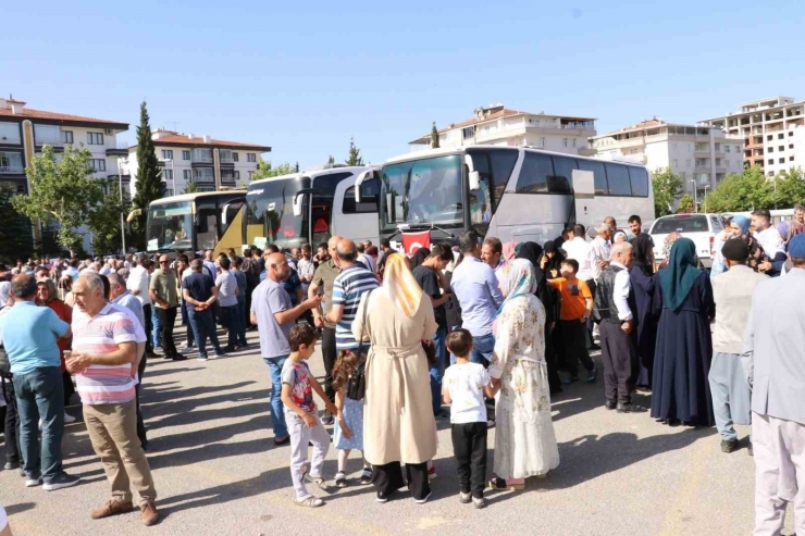 Deprem Bölgesi Malatya’dan İlk Hac Kafilesi Dualarla Uğurlandı