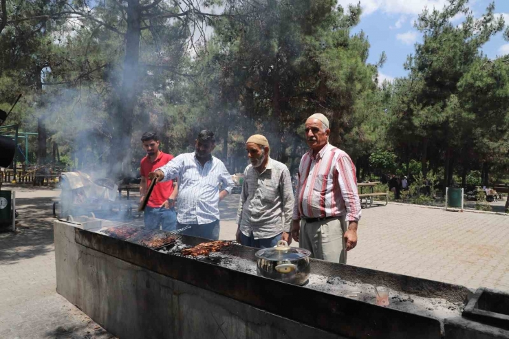 Tabiat Parkına Hafta Sonunda 40 Bin Kişi Gitti