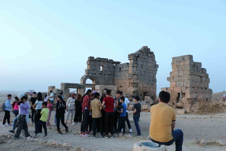 3 Bin Yıllık Zerzevan Kalesi’nde Gözlem Etkinliği Gerçekleştirildi