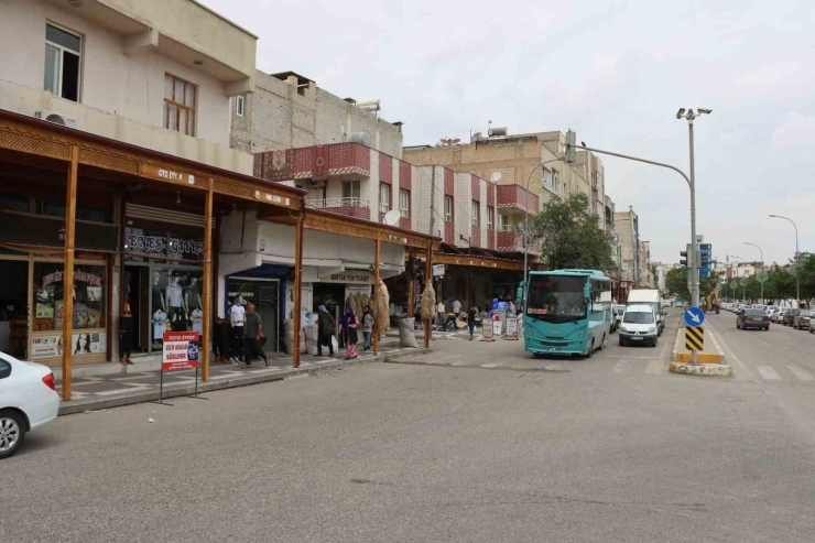 Tarihi Caddede Sundurma Çalışması Tamamlandı