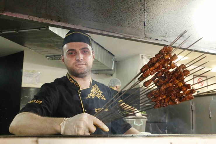 Diyarbakır’da Kurban Bayramı Tatilinde En Çok Tüketilmesi Beklenen Yemek Tescilli Ciğer Kebabı