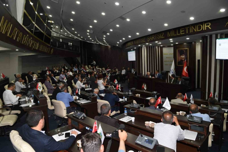 Kültür Ve Turizm Bakanı Mehmet Nuri Ersoy’a Malatya’da Fahri Hemşerilik Beratı