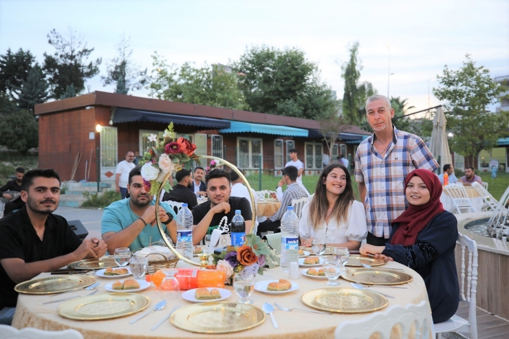 Üniversite Adayları İçin Moral Gecesi