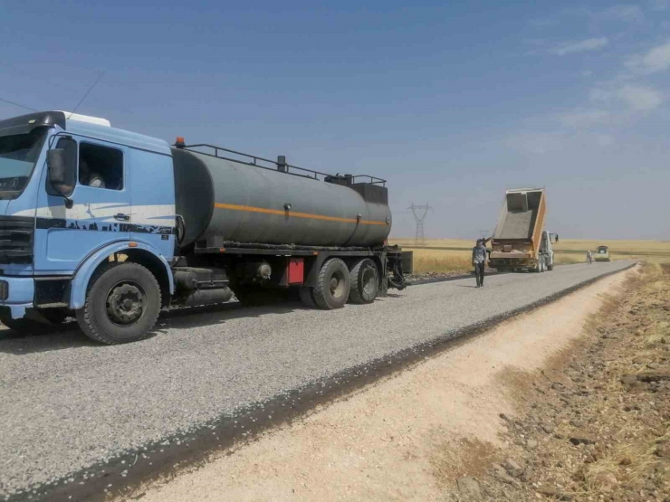 Diyarbakır’da Kırsal Mahalle Yollarında Çalışmalar Devam Ediyor