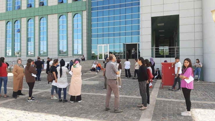 Adıyaman’da Depremzede Öğrencilerin Yks Heyecanı