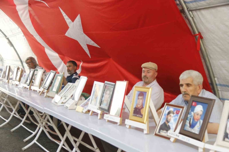 Hdp Ve Pkk Mağduru Babalar Babalar Günü’nü Buruk Geçiriyor