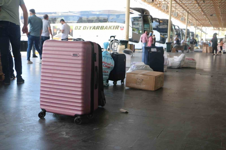 Diyarbakır Otogarı’nda Bayram Öncesi Geliş Hareketliliği