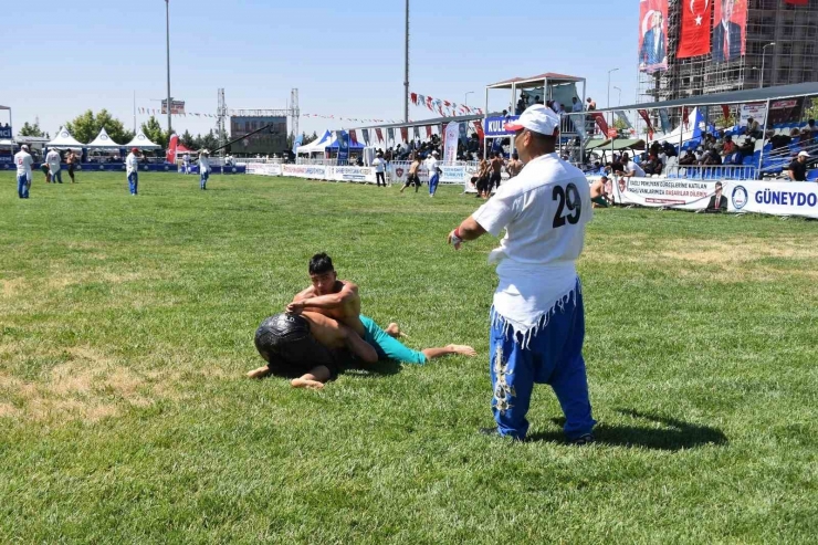 Gaziantep’te Yağlı Güreş Müsabakaları Başladı