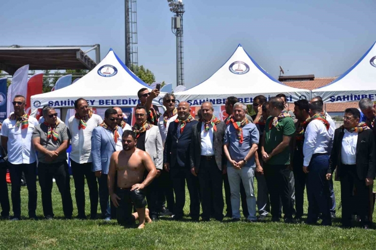 Gaziantep’te Yağlı Güreş Müsabakaları Başladı