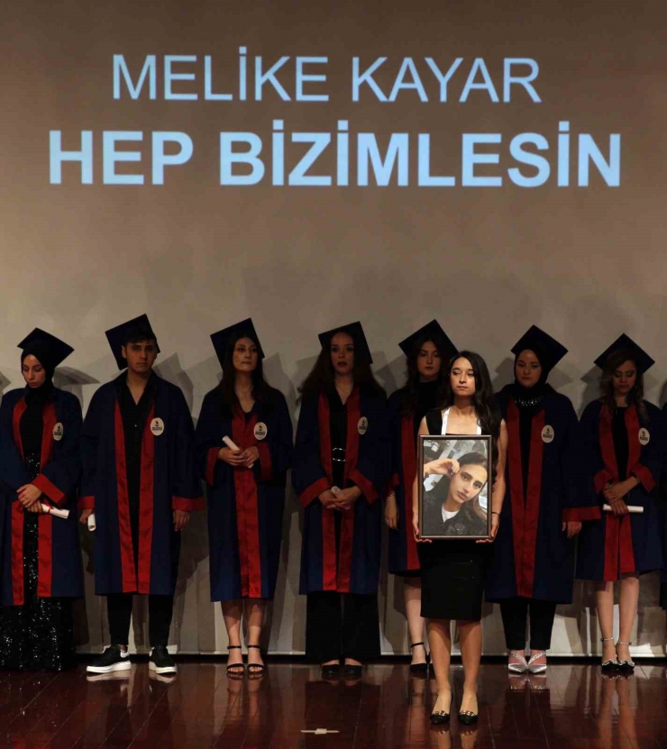 Sanko Üniversitesi Shmyo’ Da Mezuniyet Coşkusu