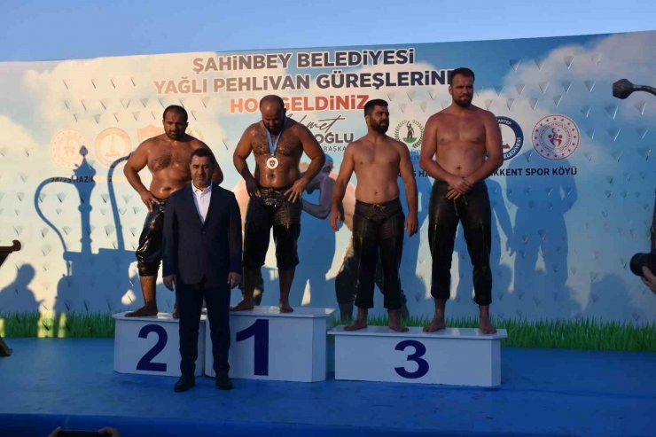 Gaziantep’te Başpehlivan Orhan Okulu Oldu