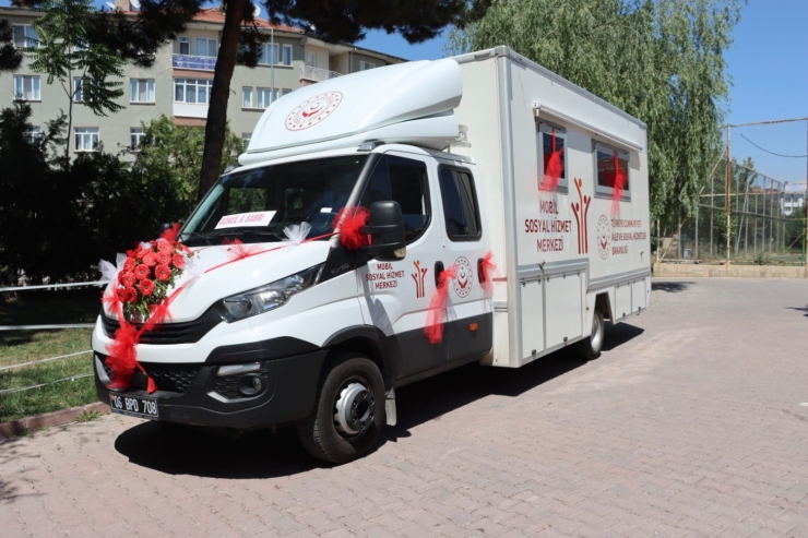 Mobil Sosyal Hizmet Aracı Gelin Arabası Oldu