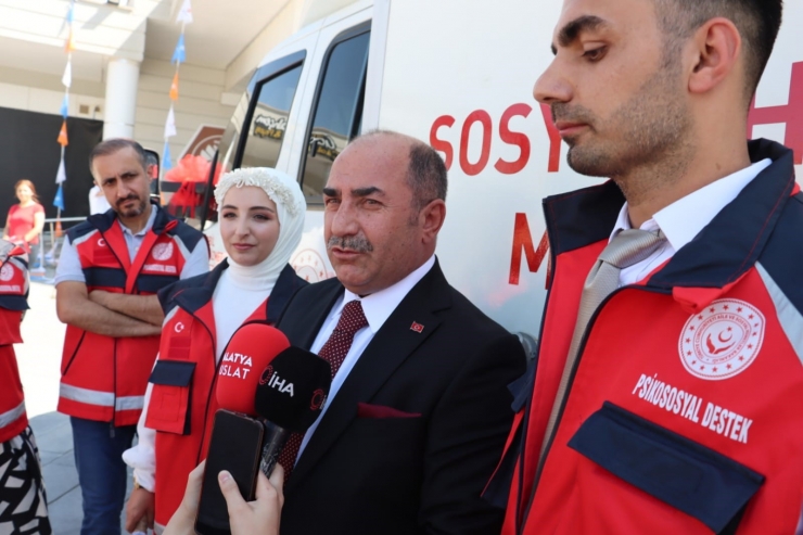 Mobil Sosyal Hizmet Aracı Gelin Arabası Oldu