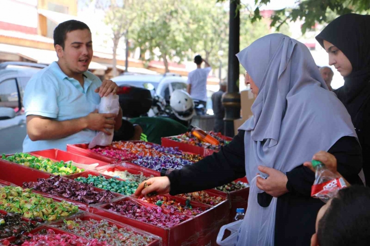 Diyarbakır’da Çarşı Pazarda Bayram Hareketliliği