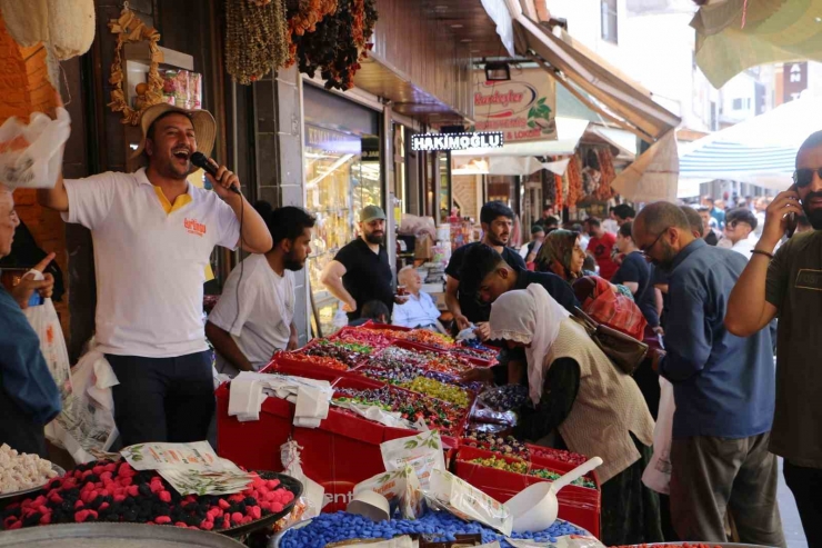 Diyarbakır’da Çarşı Pazarda Bayram Hareketliliği