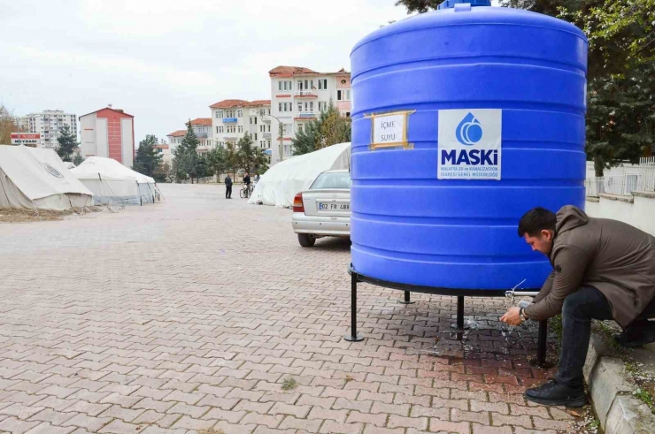 Maski, Bakteri Riskine Karşı Su Tanklarını Kaldırıyor