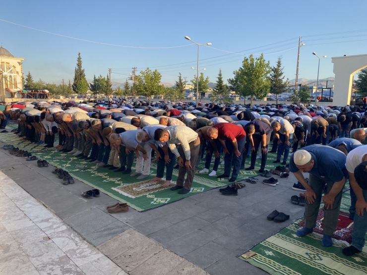 Adıyaman’da Bayram Namazı Eda Edildi