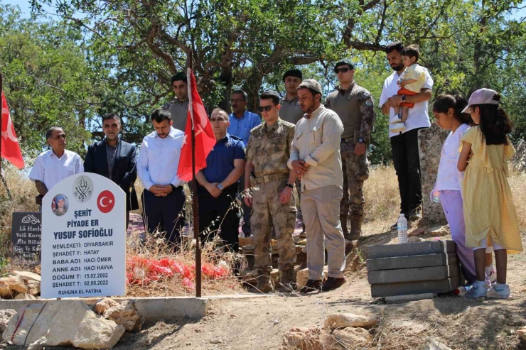 Dicle Kaymakamı Yurdagül’den Bayramda Şehit Kabirleri Ve Şehit Ailelerine Ziyaret