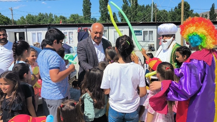 Depremzede Çocuklar Düzenlenen Etkinlikle Eğlendiler