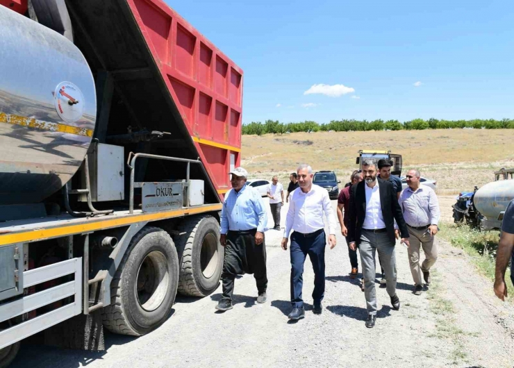 Yeşilyurt Belediyesi, Kırsal Bölgelerin Ulaşım Ağını Akıcı Ve Konforlu Hale Getiriyor