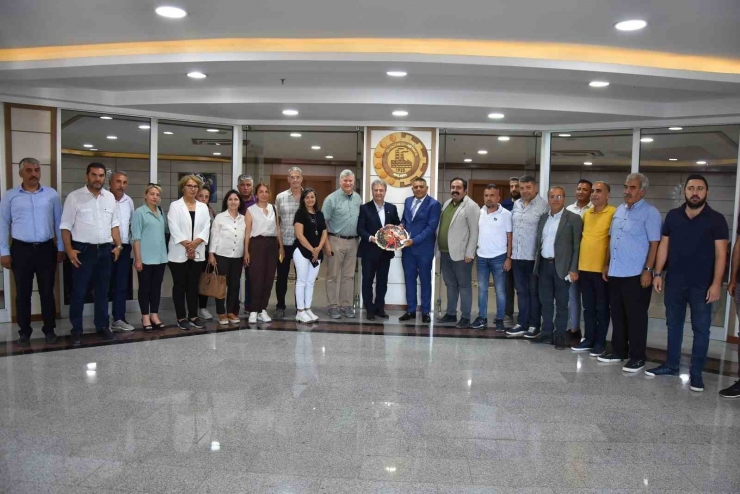 Başkan Sadıkoğlu, Depremzede Firmaların Ürün Stokunun Alınmasını Talep Etti