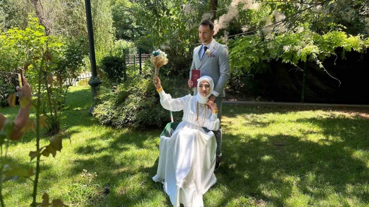 Gaziantep’te Çiftler Doğal Fotoğraf Stüdyosunu Tercih Ediyor