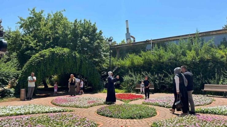 Gaziantep’te Çiftler Doğal Fotoğraf Stüdyosunu Tercih Ediyor