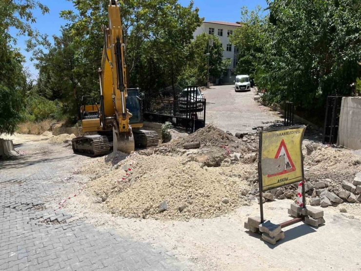 Esentepe Toki İçme Suyu Hattı Yenileniyor