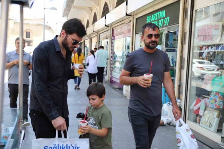 Kavurucu Sıcakların Vazgeçilmezi Soğuk İçecekler