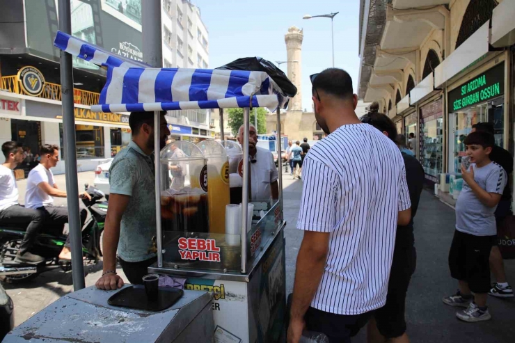Kavurucu Sıcakların Vazgeçilmezi Soğuk İçecekler