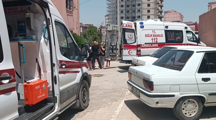 Kontrolden Çıkan Asansör Zemin Kata Düştü: 5 Yaralı