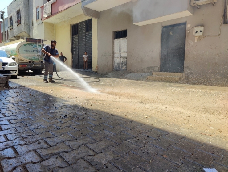 Eyyübiye’de Sokak Yıkama Rutine Dönüyor