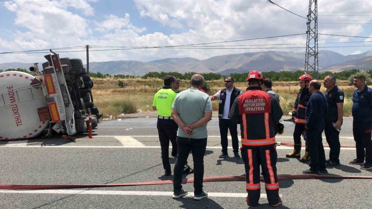 Malatya-elazığ Karayolunda Facianın Eşiğinden Dönüldü